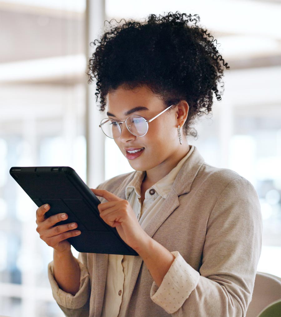 Woman with a tablet connected by mobile 4g internet